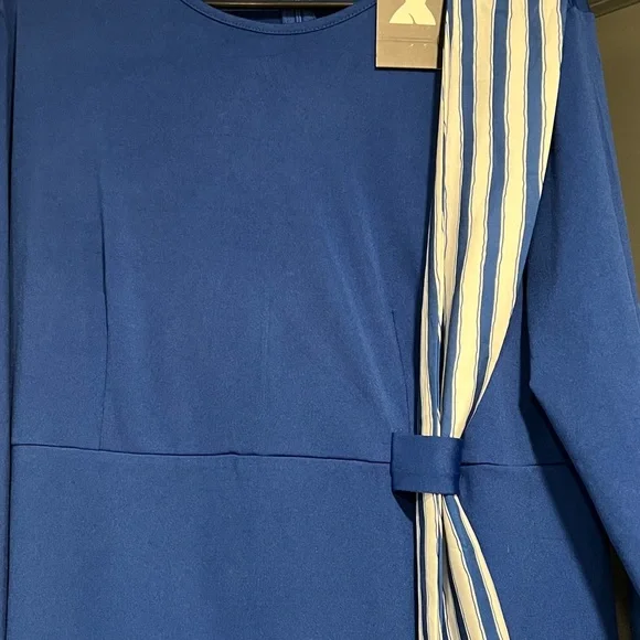 18. Chic Long Sleeve Blue Dress with Striped Detail - Picture 2 of 5